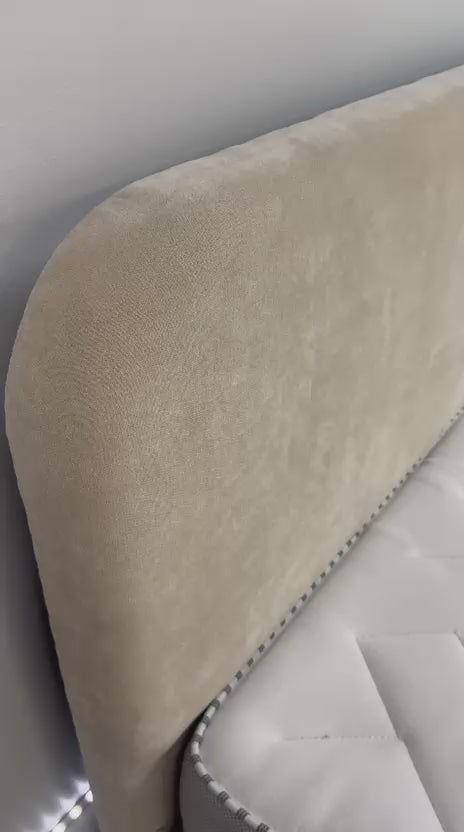 Vidéo : gros plan sur la tête de lit arrondie du lit coffre Jade, en tissu chenille beige