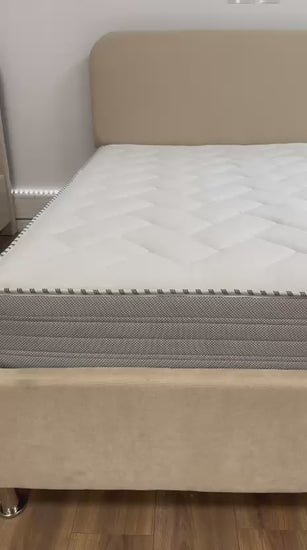 Vidéo : lit coffre Jade en tissu chenille beige, vu de face avec son matelas