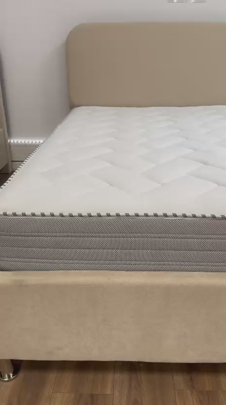 Vidéo : lit coffre Jade en tissu chenille beige, vu de face avec son matelas